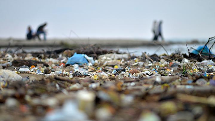 Cuaca Ekstrem Memperparah Mikroplastik, Ancaman Serius bagi Ekosistem Global