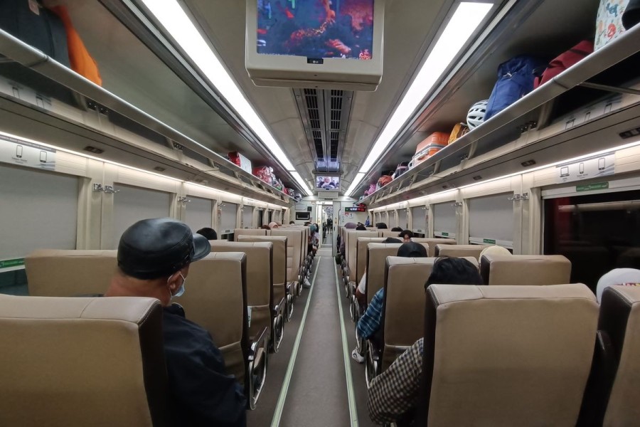 Tips Jitu Memilih Kursi Kereta Api Agar Nyaman Menjelang Libur Natal dan Tahun Baru 2025