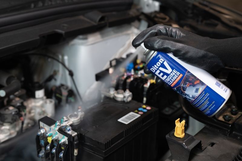 Diton Premium Rilis Pembersih Mesin Kendaraan Listrik