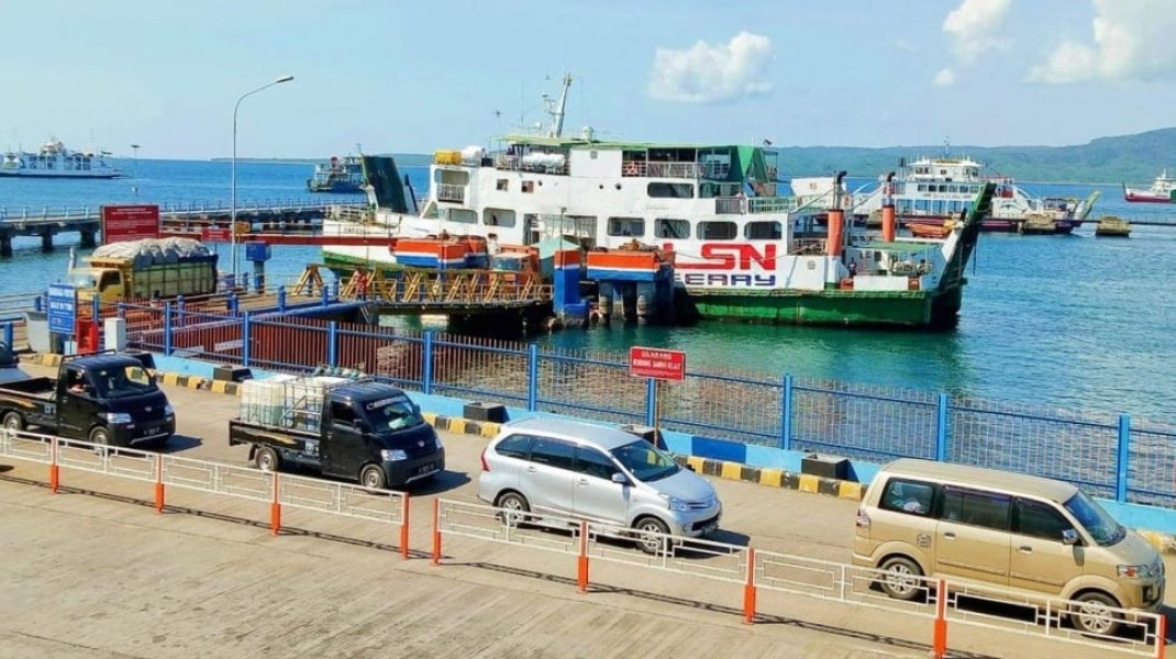 Penyeberangan Gilimanuk Ketapang Tertunda Akibat Cuaca Buruk