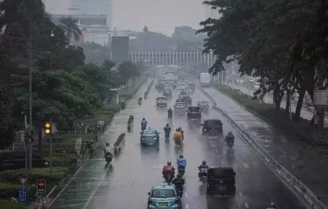 Prakiraan Cuaca Jumat: Jakarta Berpotensi Diguyur Hujan Sejak Siang Hingga Malam Hari