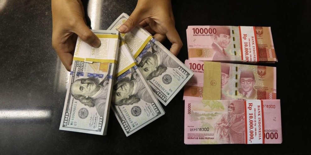 Rupiah Menguat, Tekan Dolar AS di Level Rp 16.700
