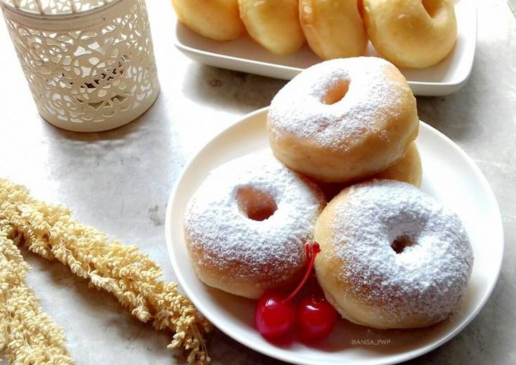 Donat Kentang ala Pinkan Mambo: Viral, Kontroversial, tapi Tetap Laris