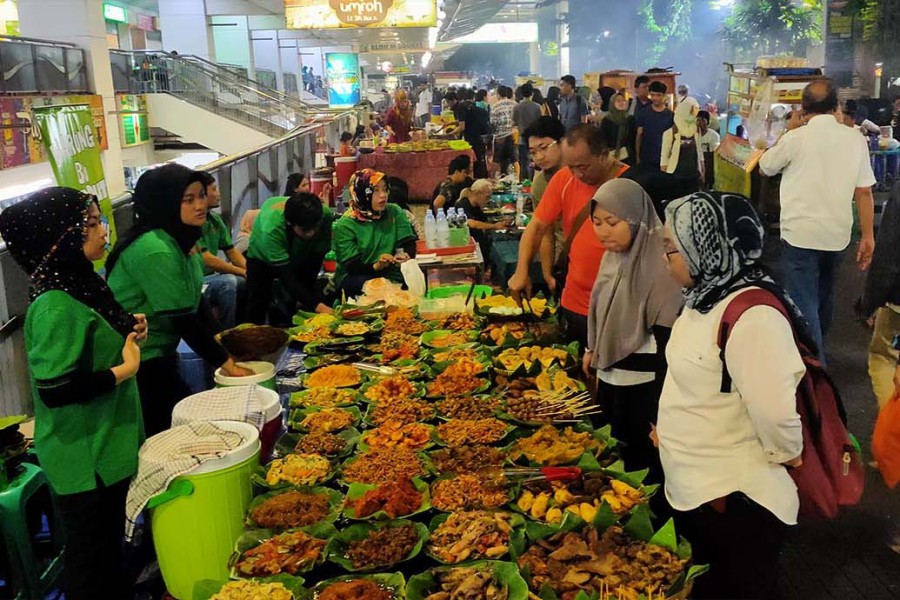 Nikmati Sensasi Kuliner Istimewa di Blok M Square: Dari Corn Ribs hingga Pempek Metro, Siapa yang Jadi Favorit Anda?