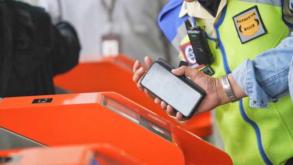 Cara Praktis Scan QR Tiket Whoosh di Stasiun Tanpa Cetak