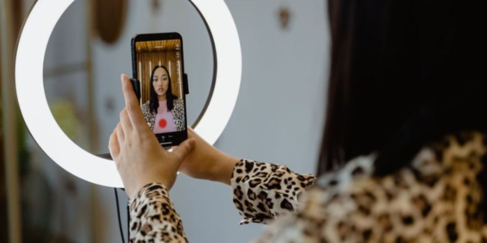 Syarat Live di TikTok Lengkap dengan Cara dan Tipsnya