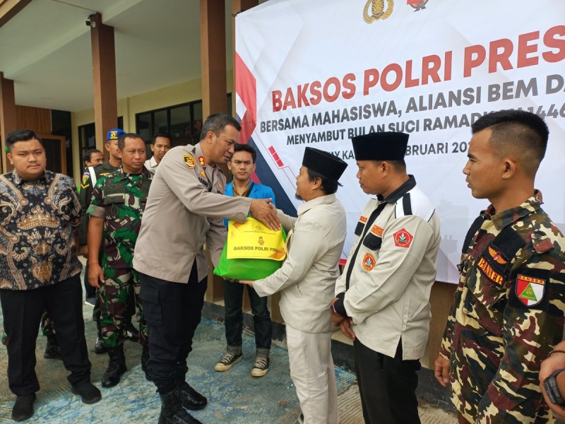Polres Way Kanan Tingkatkan Silaturahmi melalui Pemberian Bantuan Sosial kepada Ketua Dai Kamtibmas di Bulan Suci Ramadhan