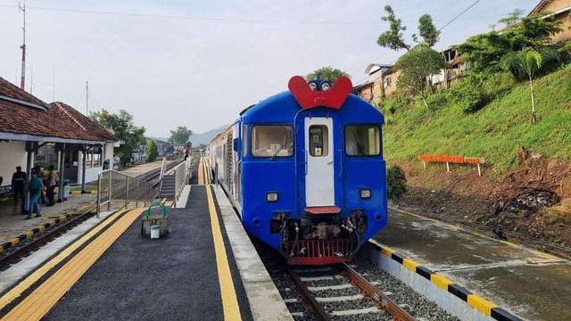 Jadwal dan Tarif Kereta Api Batara Kresna Terbaru: Komuter Murah Solo–Wonogiri 2025