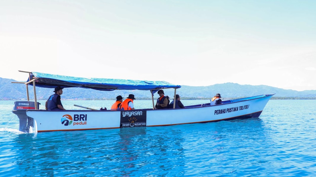 BRI Peduli Salurkan Perahu Literasi Tingkatkan Pendidikan Anak Pulau Pesisir Tolitoli