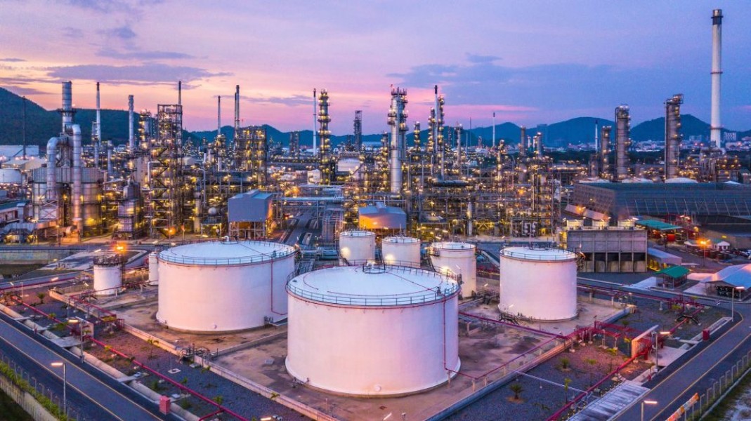 Apa Itu Refinery, Proses, Lokasi Unit, dan Peran Pentingnya