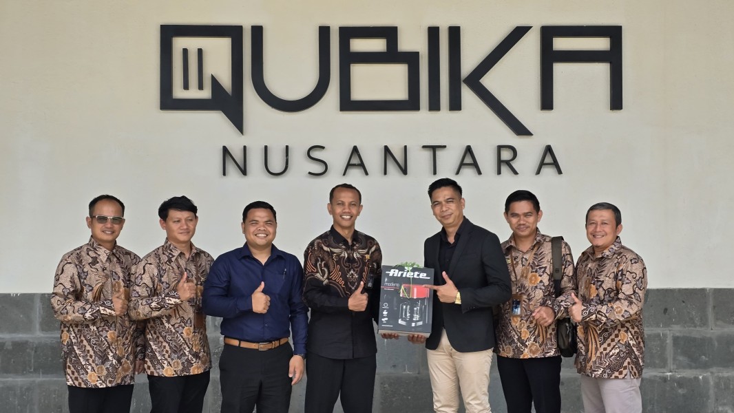 GM PLN UID Kaltimra Mengoptimalkan Penggunaan Media Digital Untuk Menyampaikan Informasi Dan Pelayanan Pada Hari Pelanggan Nasional