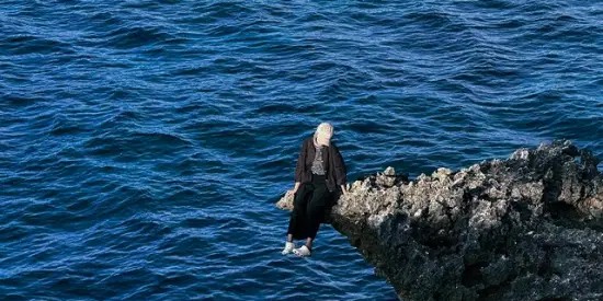 Info Wisata Pantai Pink Lombok Spot Foto Mirip Cover Album SZA Viral