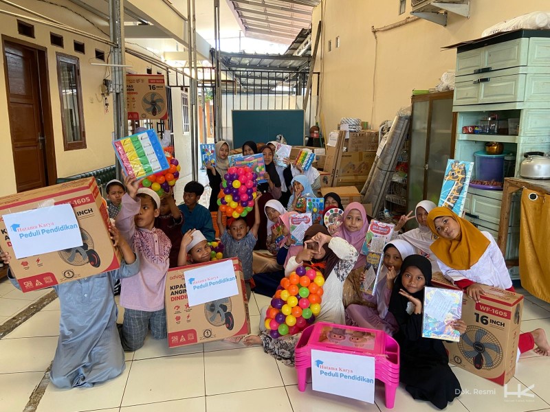 Bangun Generasi Cerdas dan Lingkungan Bersih, Hutama Karya Menyalurkan Ratusan Bantuan Sarana dan Prasarana Pendidikan Paud dan Lingkungan