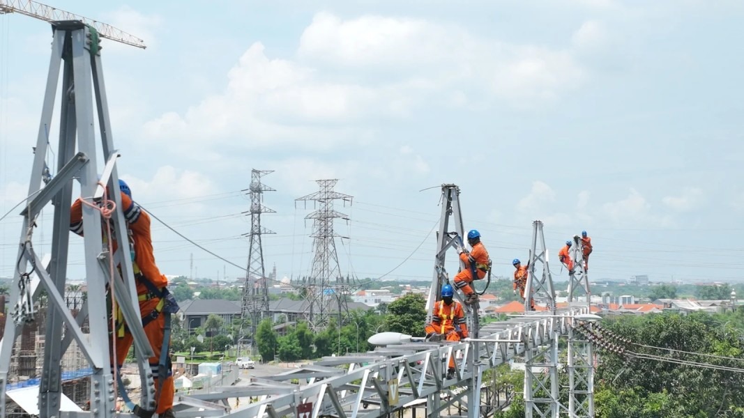 Upaya PLN Tingkatkan Keandalan Listrik Lewat Pemeliharaan Jaringan di Wilayah Bali Timur