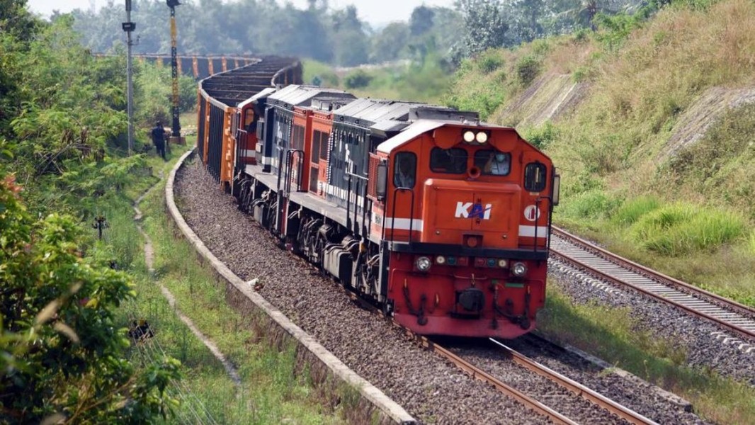 Urgensi Jalur Ganda Kereta Sumbagsel: Solusi Logistik dan Kemacetan Lampung