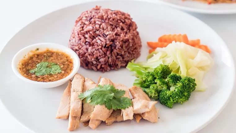 5 Ide Bekal Sehat dan Lezat Agar Tidak Kantuk dan Lesu Setelah Makan Siang