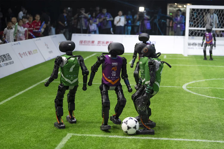 Robot Humanoid Kuasai Lapangan Sepak Bola Dunia