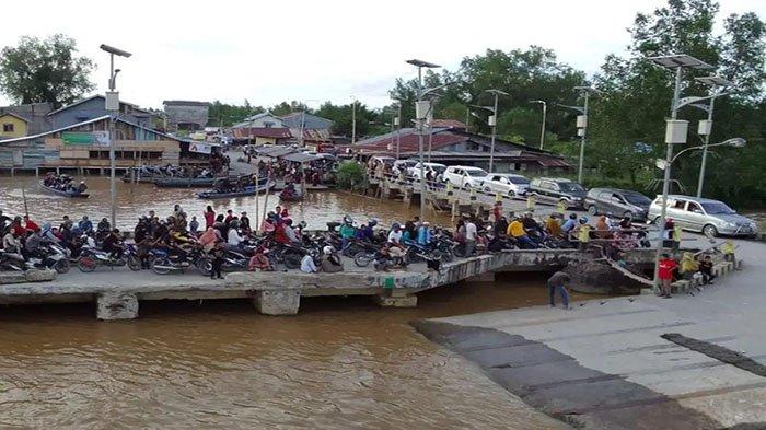 Aktivitas Penambang Sampan di Kuala Tebas Terhenti Pasca Peresmian JSSB, Moda Transportasi Baru Pikat Warga Sambas