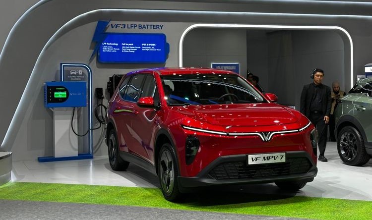 VinFast Perkuat Pasar Indonesia Lewat MPV Listrik Terbaru  di IIMS 2026