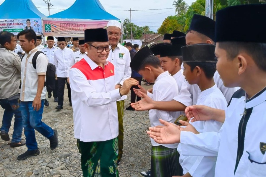 Muhaimin Iskandar Ajak Santri Jaga Warisan Perjuangan Bangsa Muhaimin Iskandar Ajak Santri Jaga Warisan Perjuangan Bangsa