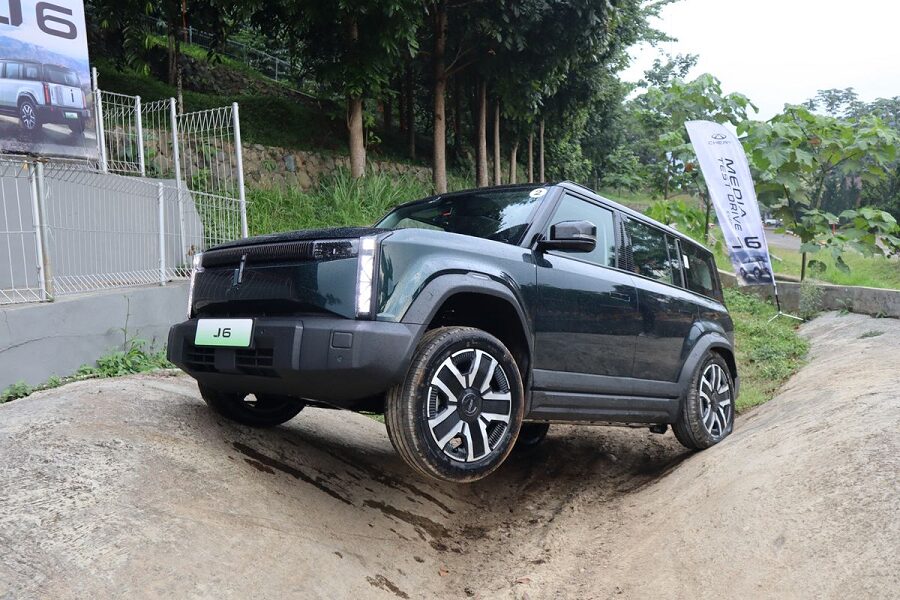 Chery J6 RWD Terbaru: SUV Listrik Tangguh yang Siap Menaklukkan Medan Offroad