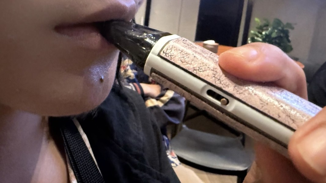 Anak Muda dan Pods, Bahasa Diam Sebuah Generasi