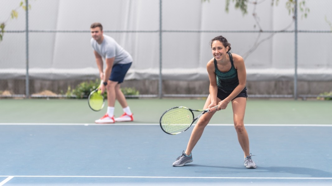 Tenis Lapangan: Olahraga Populer dengan Manfaat Fisik dan Mental