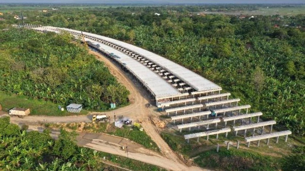 Progres Tol Semarang hingga Demak Paket 1A Capai 64,2 Persen, Hutama Karya Gunakan Teknologi Sosrobahu untuk Minimalkan Gangguan Lalu Lintas