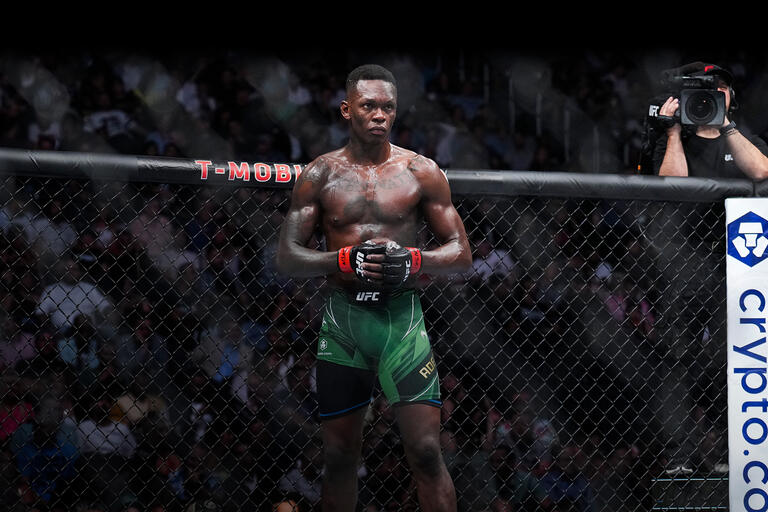Israel Adesanya Kembali Berlatih, Siap Tampil Gemilang UFC