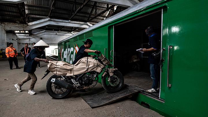 Syarat dan Prosedur Angkut Motor Gratis KAI Bagi Pemudik Nataru