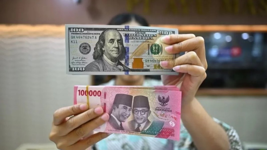 Rupiah Melemah ke Rp16.601, Tertekan Sentimen Global dan Domestik