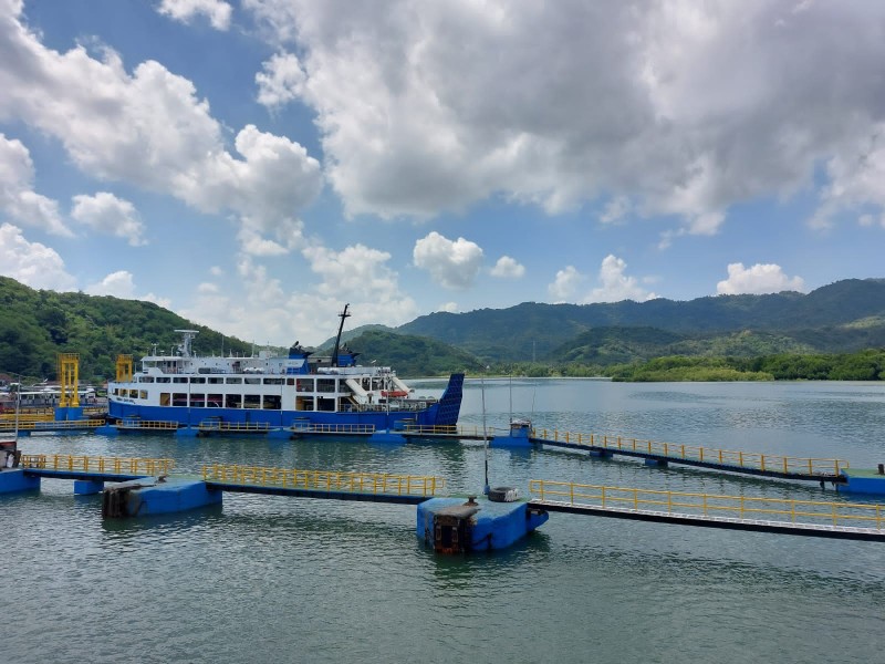 Kemacetan Logistik Terjadi di Penyeberangan Situbondo Lombok