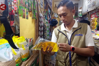 Bulog Madiun Salurkan 482 Ribu Liter Minyakita ke Pedagang Pasar