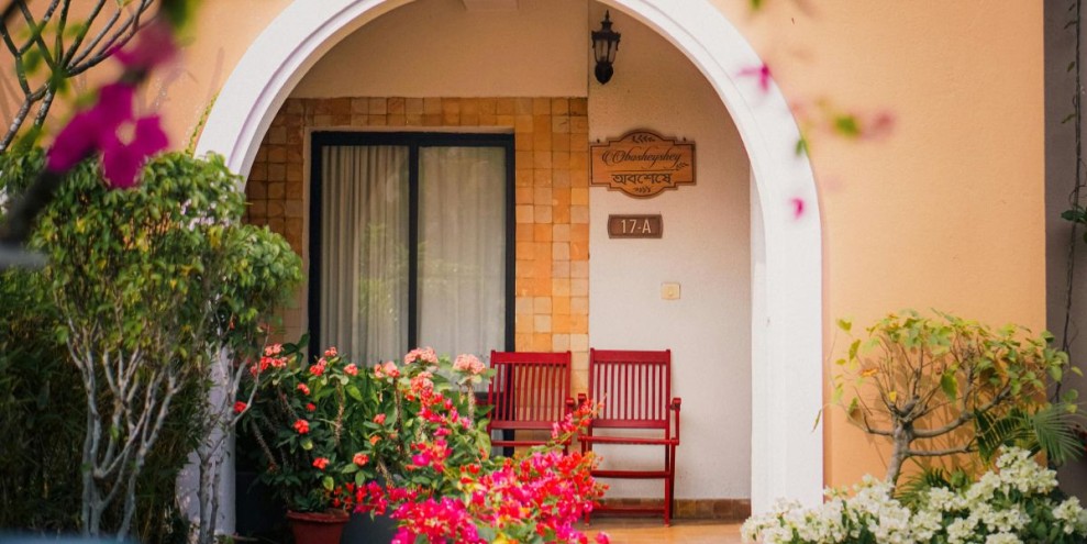 25 Tanaman Hias Depan Rumah Tahan Panas, Bikin Hunian Asri Tanpa Ribet