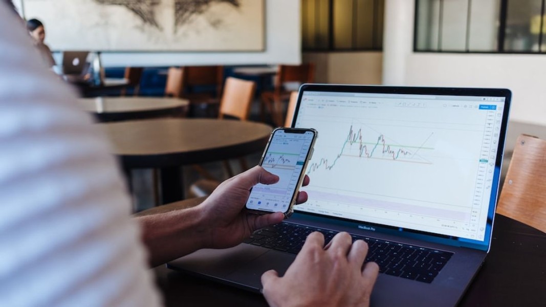 Strategi Investasi Saham Jangka Panjang Tetap Andalan