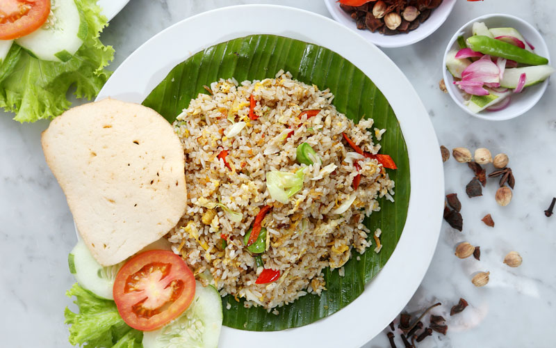 5 Kuliner Nasi Goreng Gerobakan Bandung yang Bikin Malam Semakin Hidup