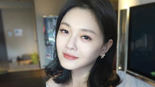 Kematian Barbie Hsu Disorot Akibat Perawatan Kecantikan Ekstrem