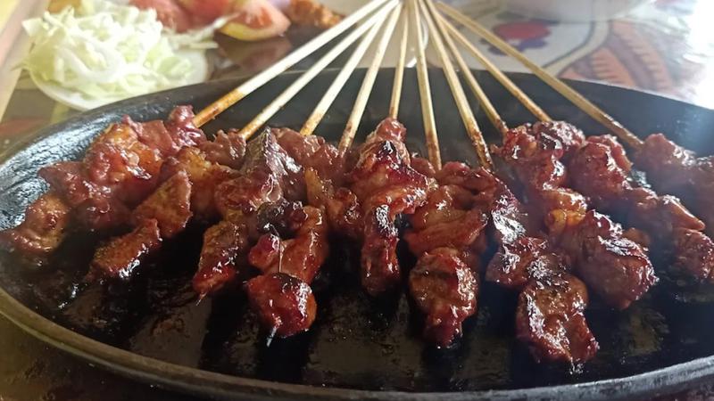10 Tempat Makan Enak Sekitar Gedung Sate Bandung