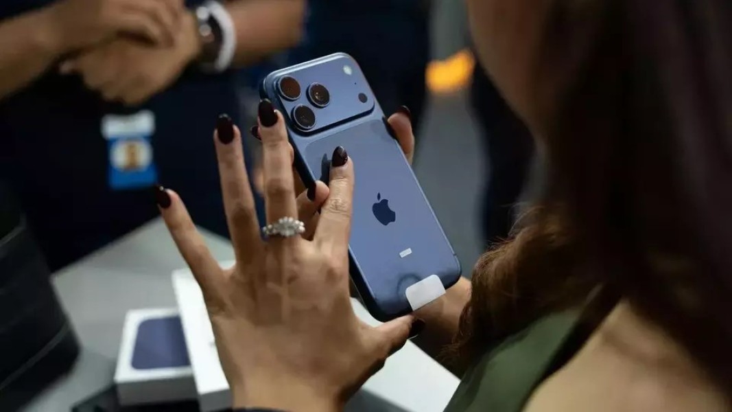 iPhone 17 Dorong Pertumbuhan Penjualan ERAA November 2025