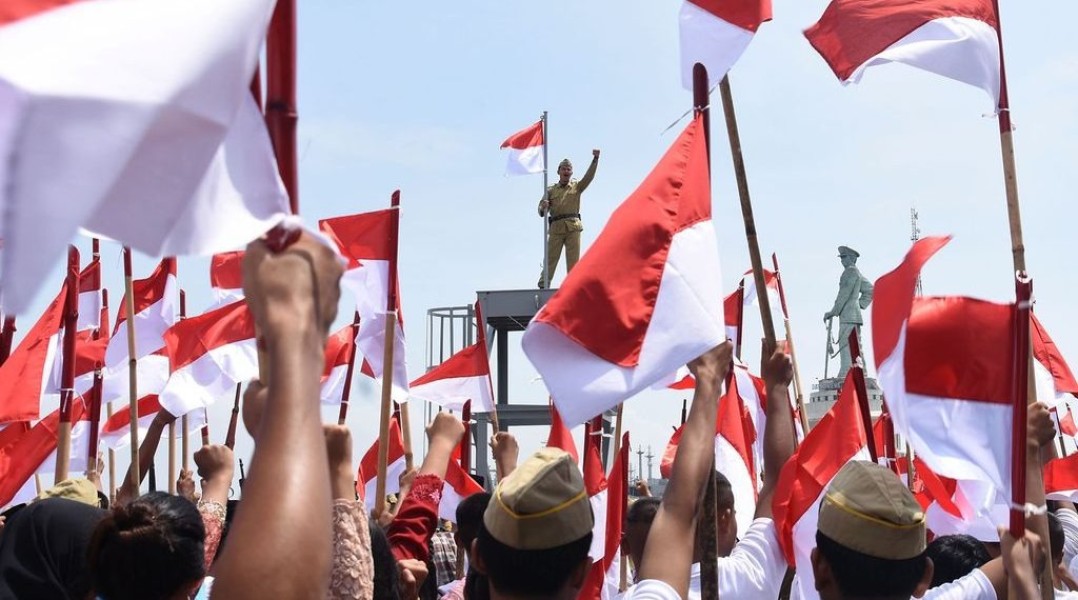 Refleksi Mendalam Mengenai Dinamika Perjalanan Demokrasi Dan Transisi Kekuasaan Di Indonesia