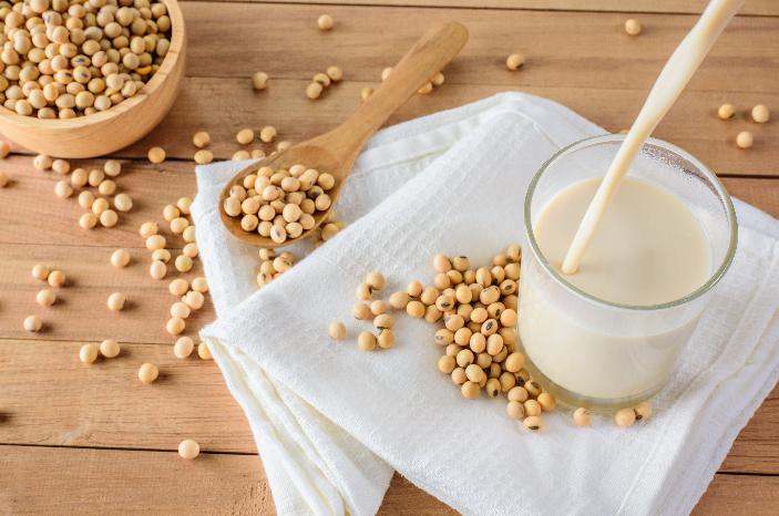 Manfaat Mengejutkan Minum Susu Kedelai untuk Kesehatan Tubuh dan Otak Secara Alami