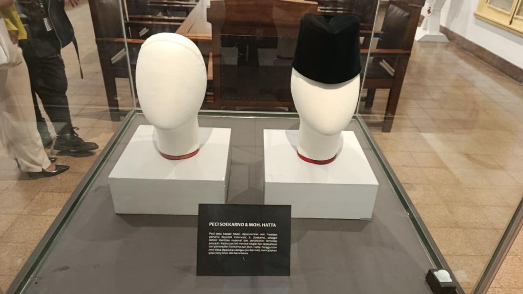 Peci Bung Karno dan Bung Hatta Kini Lengkapi Koleksi Museum Nasional
