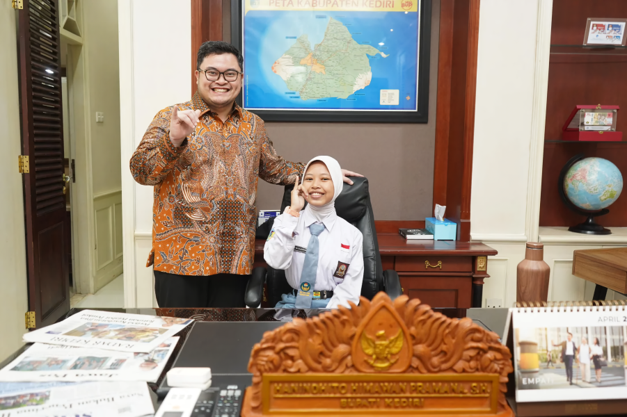 Inspiratif Persahabatan Pelajar dan Bupati Kediri