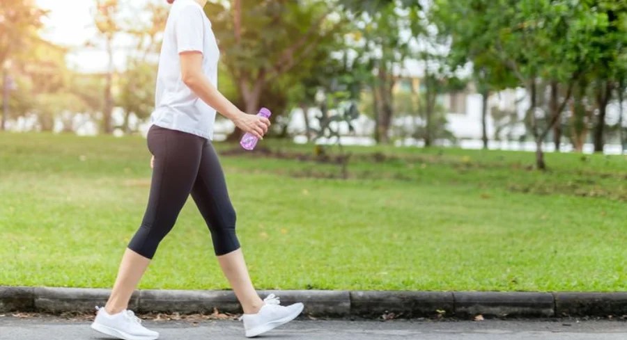 10 Manfaat Jalan Kaki untuk Tubuh Sehat dan Penurunan Berat Badan
