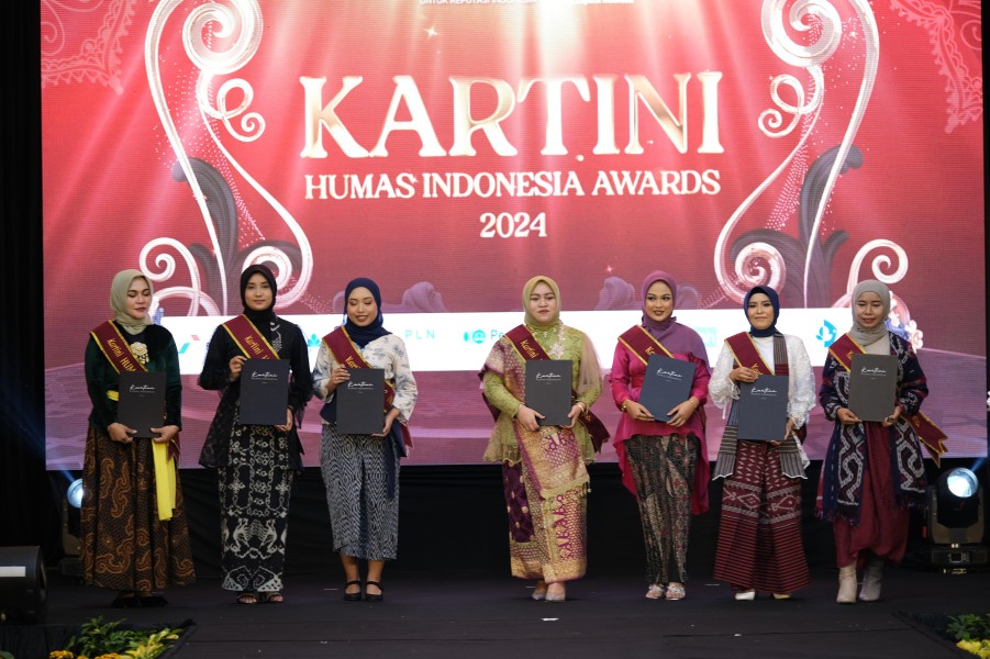 PLN Icon Plus Mendapat Penghargaan Kartini Humas Atas Inovasi Sosial