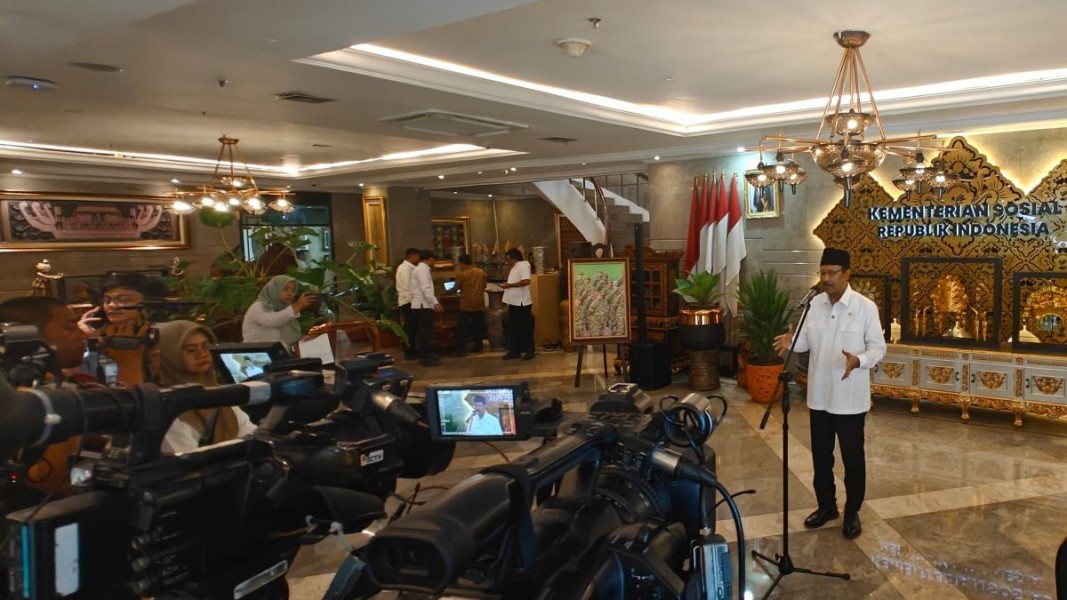 Mensos Ingatkan KPM Baru di Bandung Agar BLT Digunakan Secara Bijak