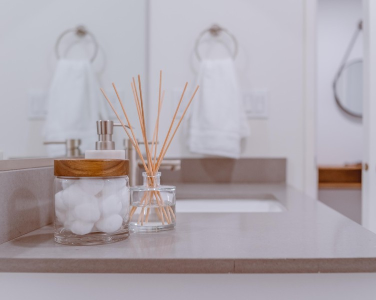 Rekomendasi Pewangi Kamar Mandi yang Harum dan Wangi: Pilihan Terbaik untuk Menjaga Kamar Mandi Tetap Segar dan Nyaman