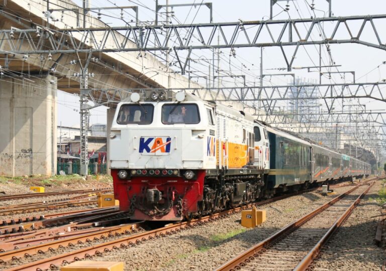 PT KAI Daop 1 Jakarta Resmi Buka Pemesanan Tiket Kereta Api Lebaran, Berikut Detailnya