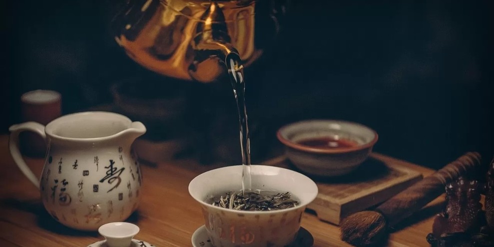 Rekomendasi 5 Jenis Teh Alami untuk Membantu Mengurangi Lemak di Perut