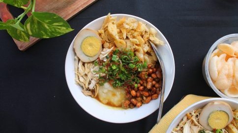 Menjelajahi Kuliner Legendaris Bogor dari Bubur Kabita hingga Sop Buah